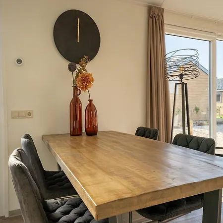 Modern 2km From De Efteling *