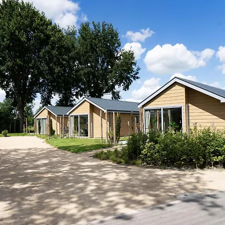 Chalet Modern 2km From De Efteling *
