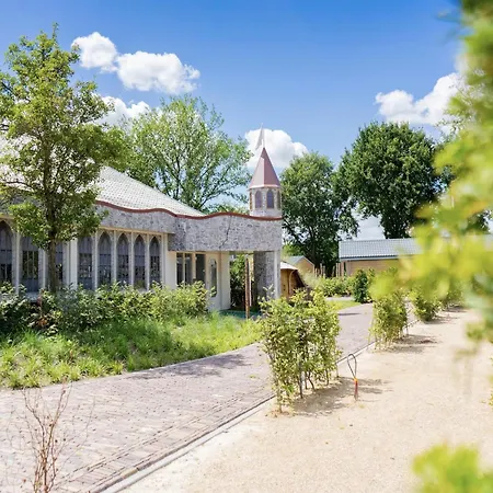 Chalet Modern 2km From De Efteling Kaatsheuvel